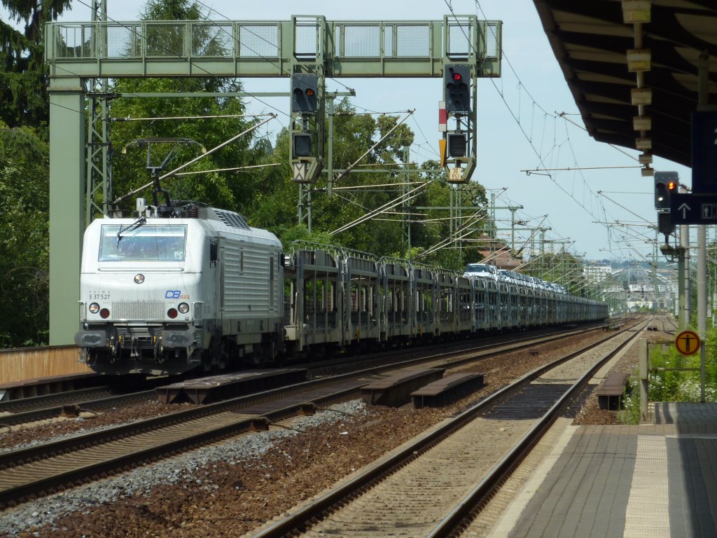 E 37 527 mit Seat Autozug auf dem Weg nach Pirna Dresden-Strehlen am 19.7.11
