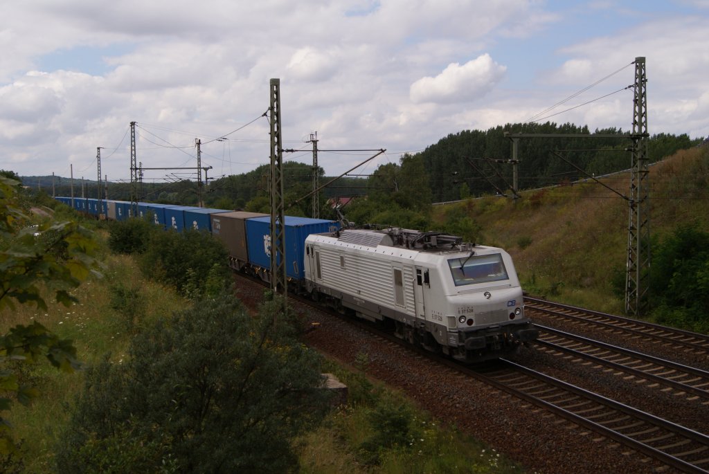 E 37 528 mit der Blauen Wand in Seebergen am 15.08.2011