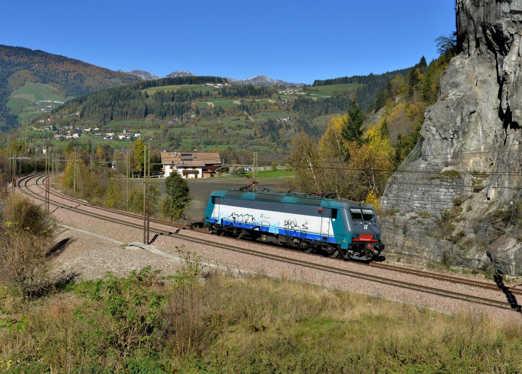 E 405 036 bei einer Lz-Fahrt am 23.10.2012 unterwegs bei Sterzing.