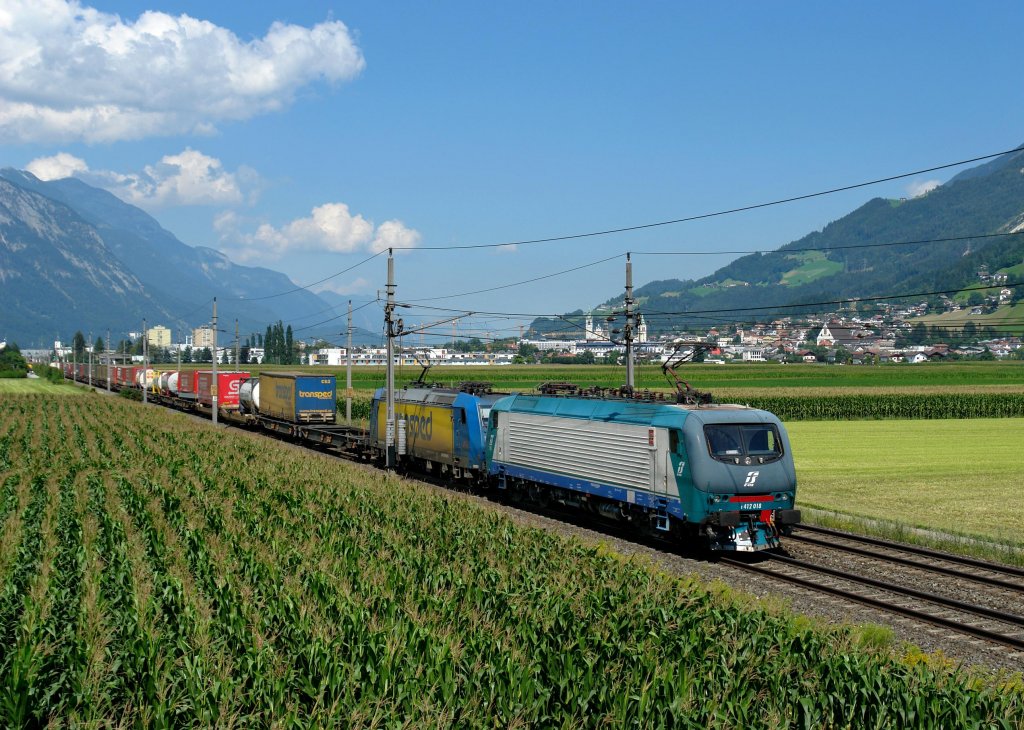 E 412 018 + 185 518 mit DGS 43101 von Wanne Eickel nach Verona am 02.08.2011 unterwegs bei Schwaz.