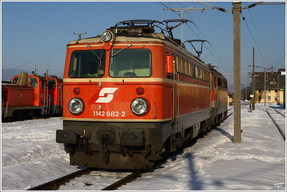 E-Lok 1142 682 wartet auf den nchsten Einsatz in  Knittelfeld. 
30.1.2011