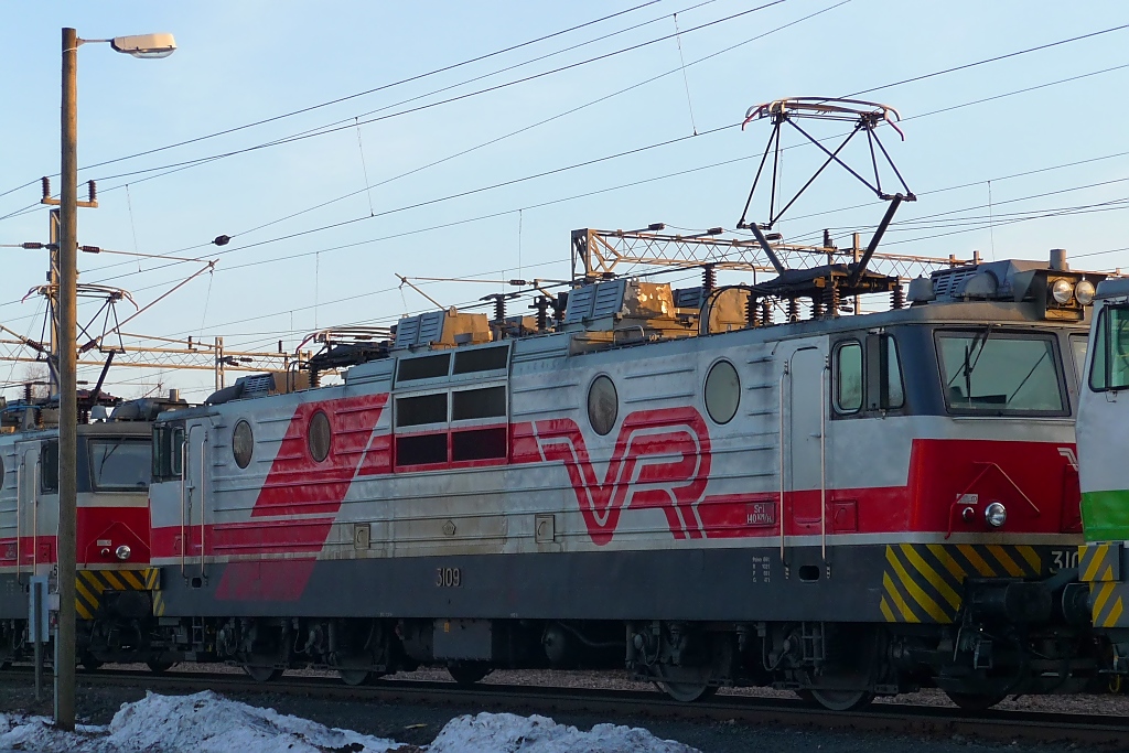 E-Lok der VR-Baureihe Sr1, #3109, abgestellt in Riihimki, 14.4.13 