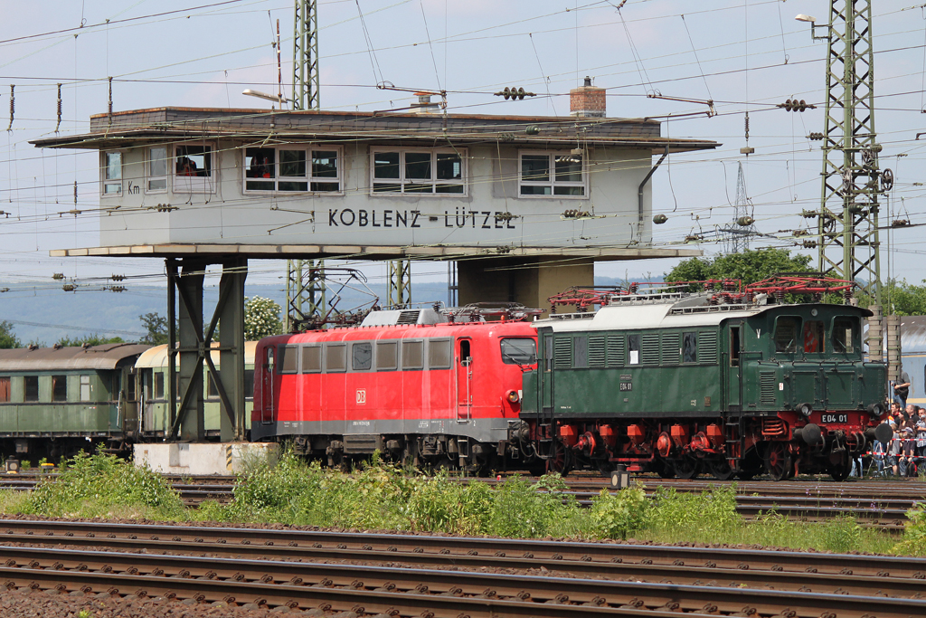 E04 01 und 110 210 bei der Lokparade in Koblenz-Ltzel.