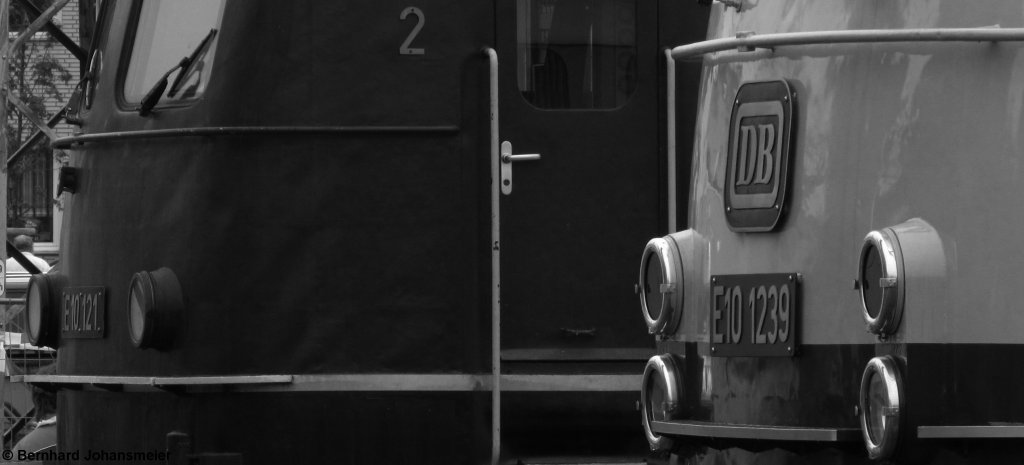 E10 der Bundesbahn mit Doppel- und Einfachlampen.