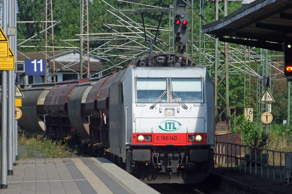 E186 140 in Lehrte 31.7.2010