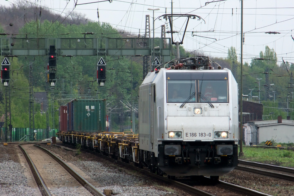 E186 183-0 in Oberhausen Osterfeld-Sd 28.4.2012