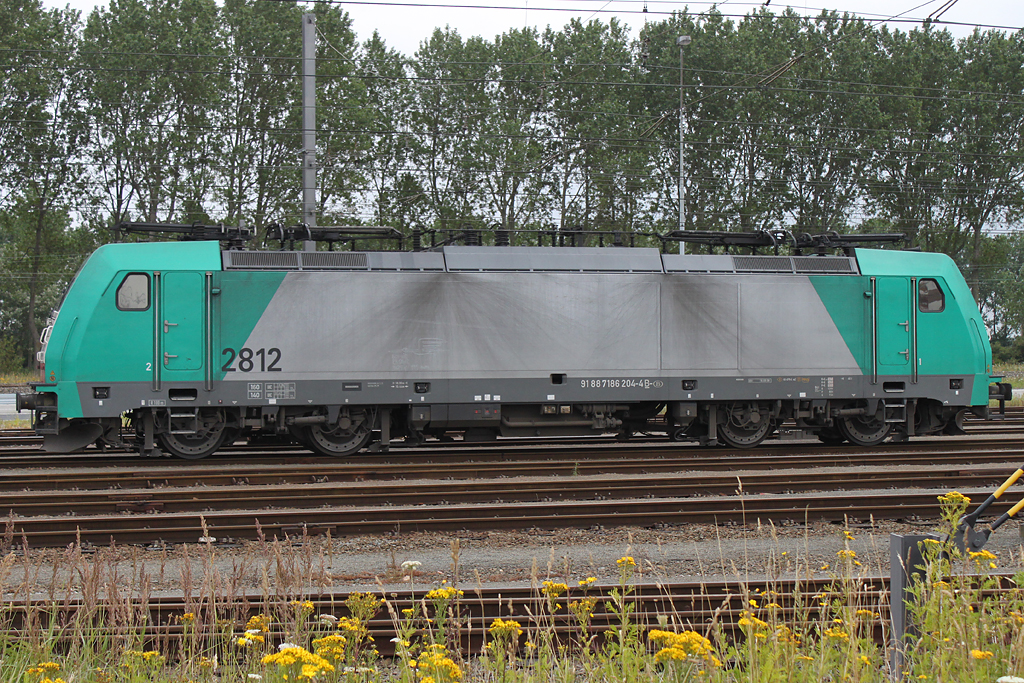 E186 204 (2812) steht am 20.7.12 in Zeebrgge.