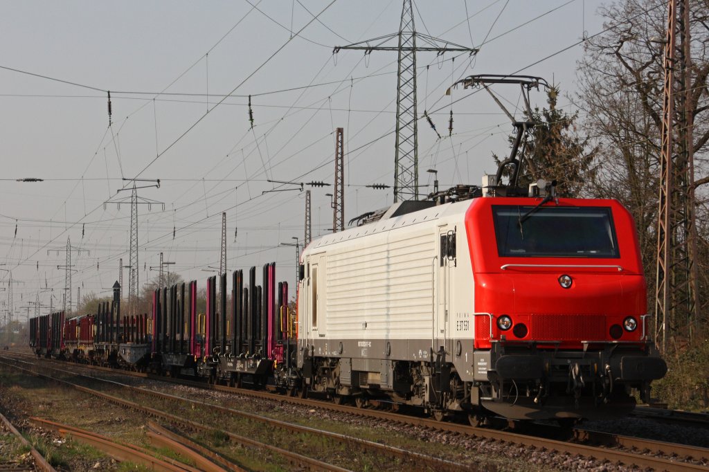 E37 531 am 29.3.11 mit einem kurzen Gterzug in Ratingen-Lintorf.