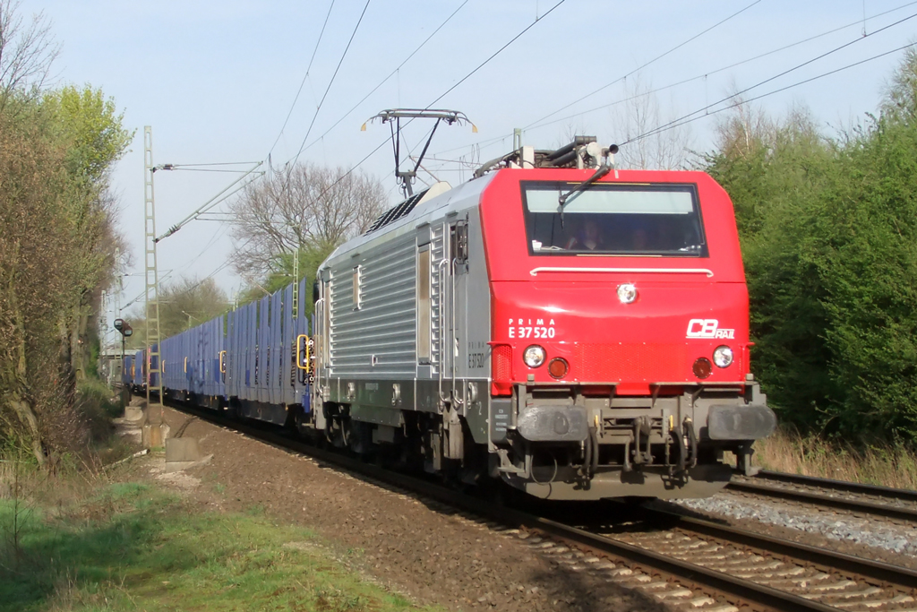 E37520 auf der Hamm-Osterfelder Strecke in Recklinghausen 6.4.2011