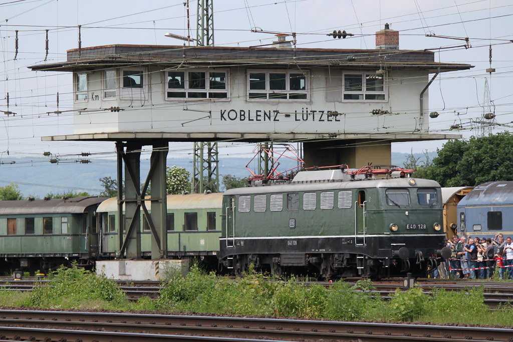 E40 128 am 2.6.12 bei der Lokparade in Koblenz-Ltzel.