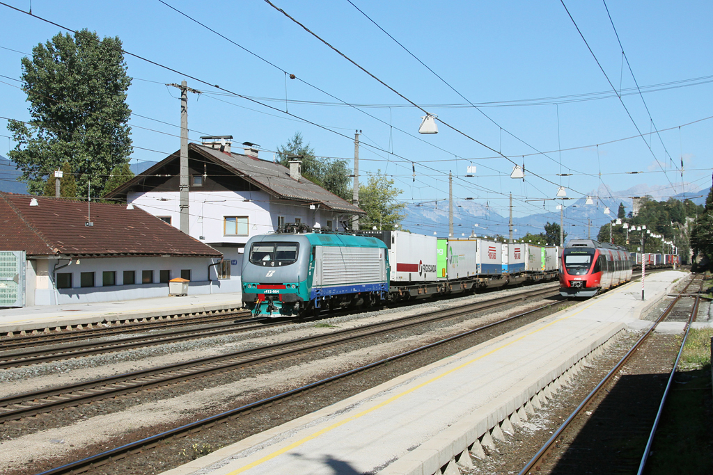 E412 004 mit einem KLV Zug am 10.09.2011 in Brixlegg.