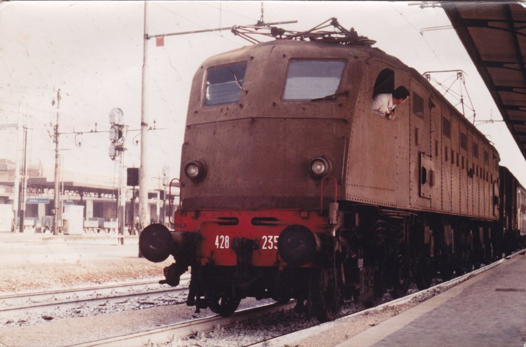 E.428 235 in Verona Sommer 1985.