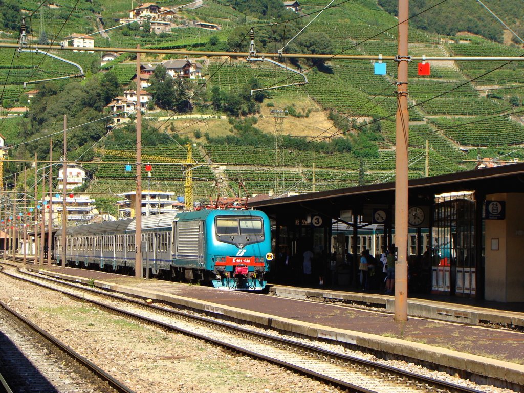 E464 035 In Bahnhof Bozen /Bolzano. 25.07.2010