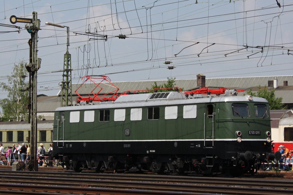 E50 091 am 21.5.11 bei der Lokparade in Koblenz-Ltzel.