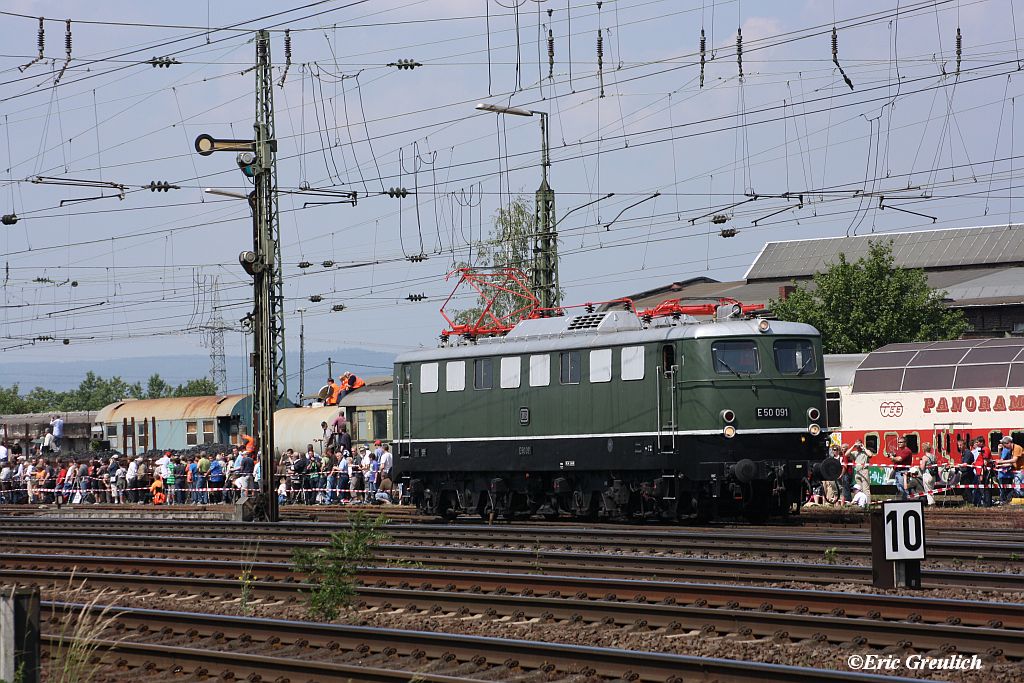 E50 091 am 21.5.2011 in Koblenz Ltzel auf der Parade.