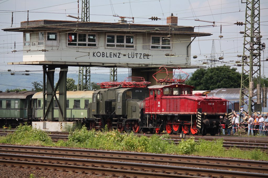 E60 10 mit E71 19 am 2.6.12 bei der Lokparade in Koblenz-Ltzel.