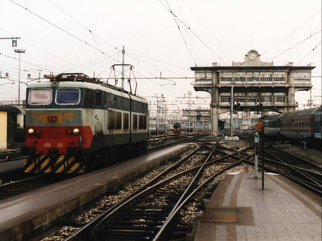 E656 166 auf Bahnhof Milano Stazione Centrale am 15-1-2001. Bild und scan: Date Jan de Vries.

