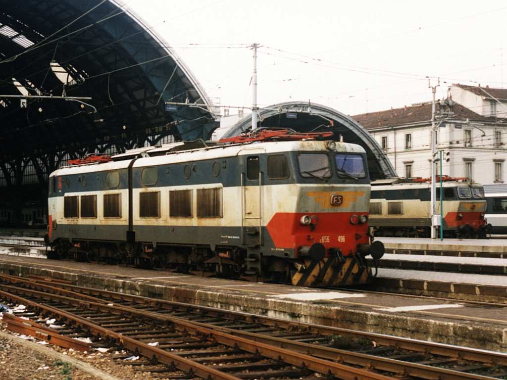 E656 496 auf Bahnhof Milano Stazione Centrale am 15-1-2001. Bild und scan: Date Jan de Vries.


