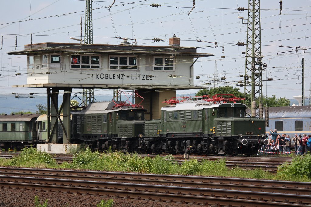 E93 07 und E94 279 am 2.6.12 bei der Lokparade in Koblenz-Ltzel.