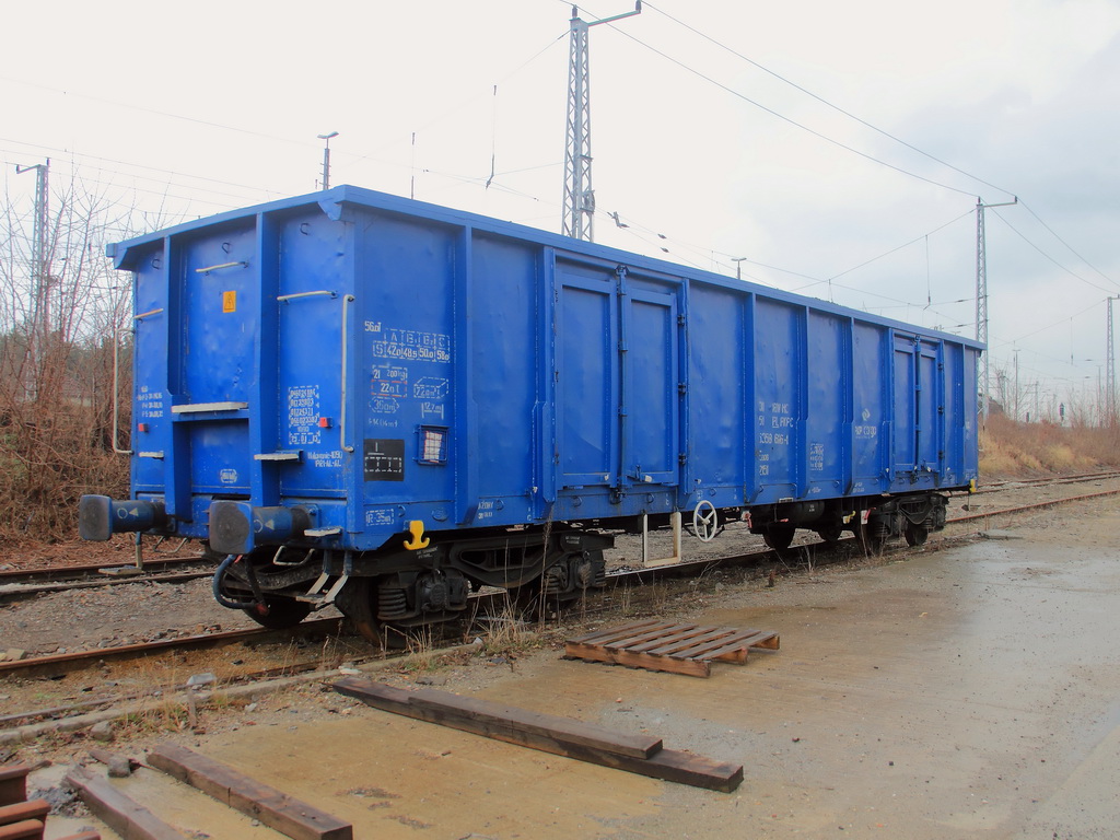 Eanos 31 51 535 8 616-1 der PKP Cargo, steht vollbeladen mit polnischer Steinkohle am 12. April 2013 im G�terbahnhof Berlin Gr�nau.