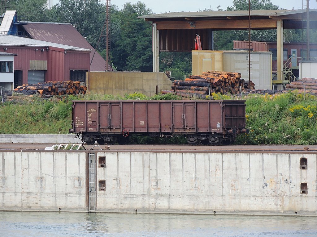 Eas 3156(S-ZSSKC)5964425-8 im Hafen von Enns; 120808
