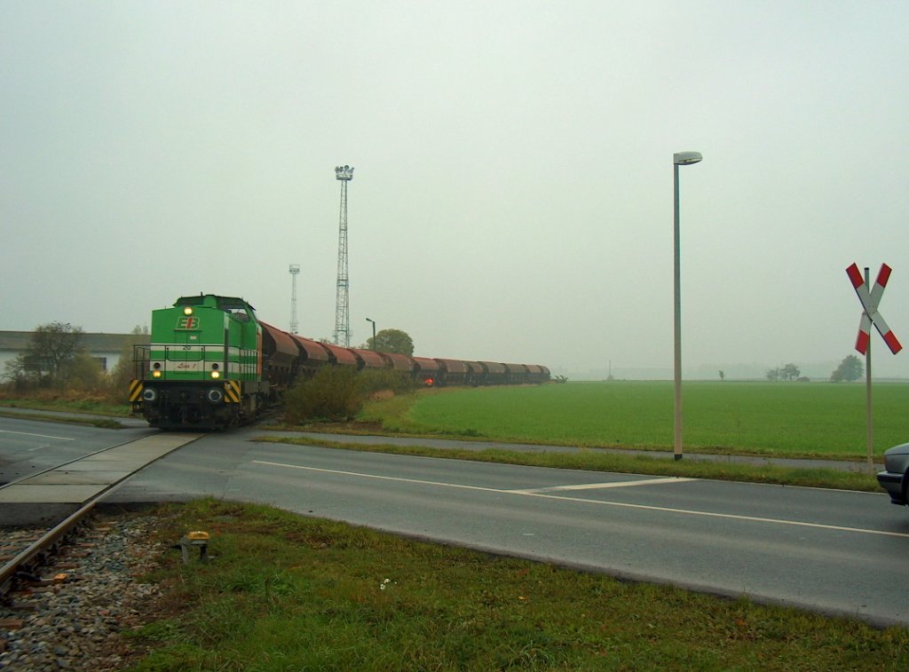 EB 20  Lisa 1  whrend einer bergabefahrt auf dem Anschlussgleis zum Agrarservice in Klleda; 23.10.2009