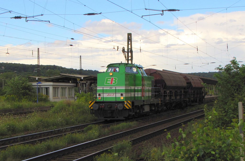 EB 22  Lisa 2  mit zwei Schwenkdachwagen Riichtung Groheringen, in Naumburg (S) Hbf; 08.08.2011