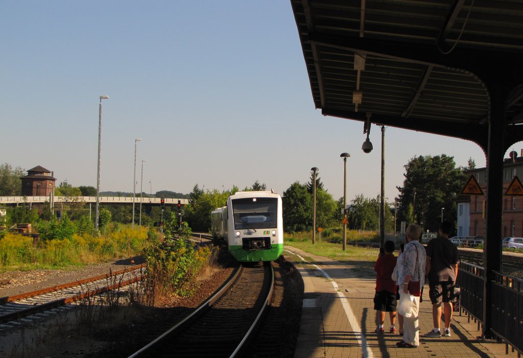 EB VT 009 und 2 weitere EB VT´s als EB 37502 von Gera Hbf nach Weimar, am 15.08.2012 bei der Einfahrt in Jena Gschwitz.