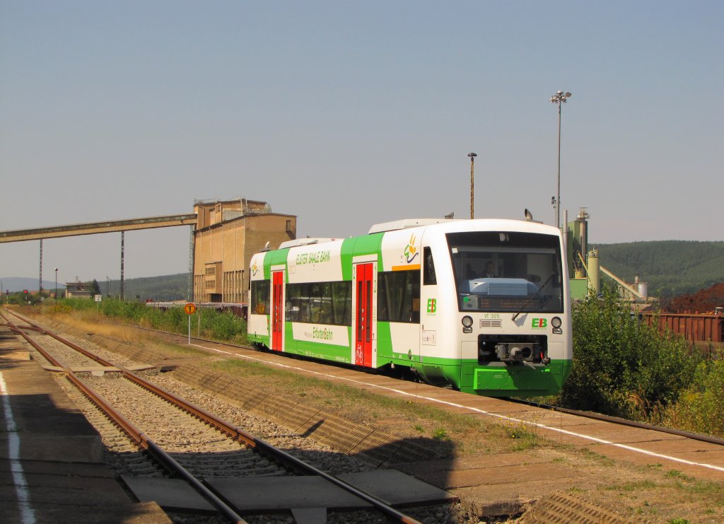 EB VT 305 als EB 37454 von Saalfeld nach Leipzig Hbf, am 15.08.2012 in Knitz (Thr).