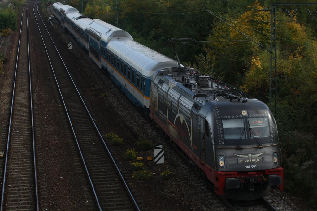Ebenfalls am 14.10.2013 in Regensburg zum ALX Treffen: 183 001 hier kurz vor Regensburg Hbf