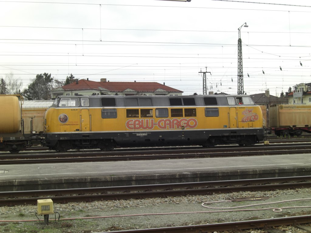 Ebenfalls am 29. November 2009 erwischten wir die V 270.07 der EBW.
Diese entdeckten wir im Bahnhof von Freilassing.