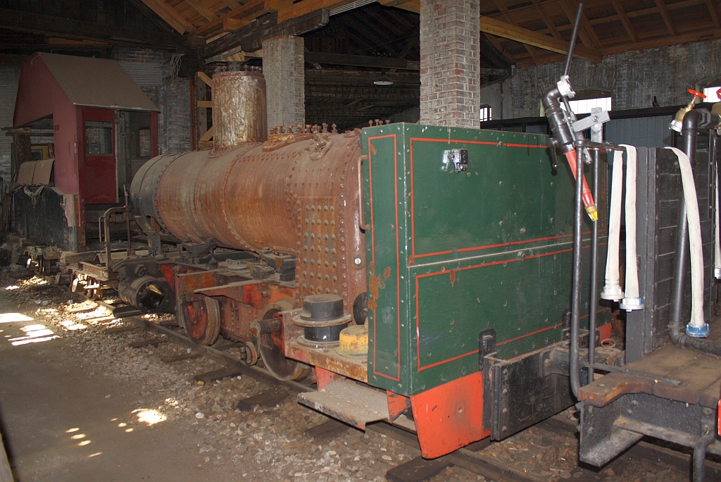 Ebenfalls wegen abgelaufener Kesselfrist abgestellt ist die Floriana (Bt-n2, ex Ct-n2, Krauss & Co Mnchen , Baujahr 1913) in der Remise Hirschwang. Bild vom 25.September 2011.