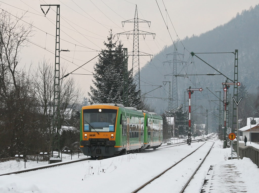 Ebenso zwei Regio Shuttle der Waldbahn. Piding 13.02.2010.