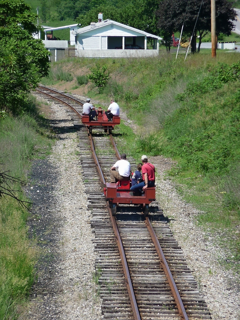 EBT Draisinen  The Flying Devel  und dahinter  The Fairbanks  (Orbisonia, PA, 6.6.09)