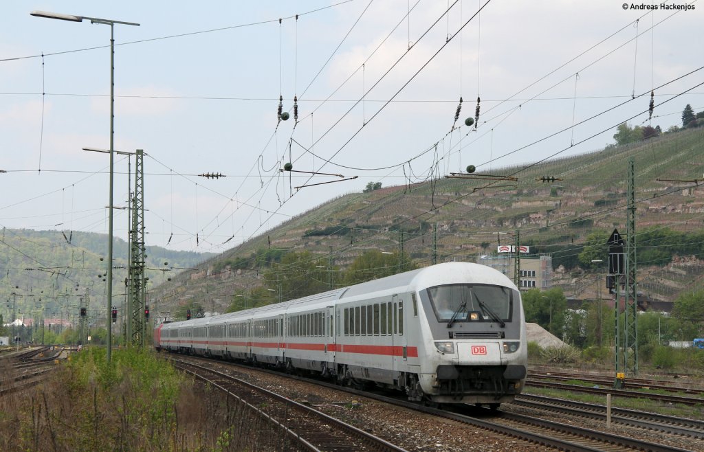 EC 115 (M�nster(Westf)Hbf-Klagenfurt Hbf) mit Schublok 101 035-4 bei der Durchfahrt  Esslingen (Neckar) 17.4.11