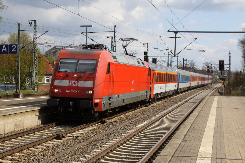 EC 176 kommt in Ludwigslust eingefahren. 22.04.2010