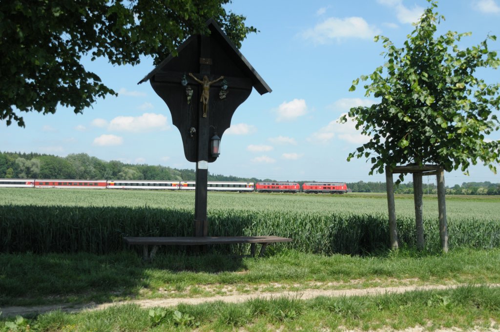 EC 193 Zrich-Mnchen am 04.06.11 kurz vor Aubing