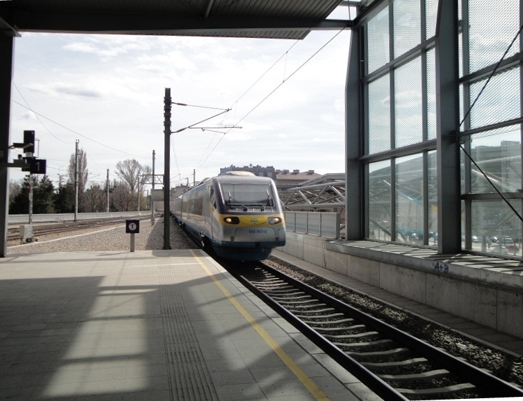 EC 72 bei der Einfahrt in den Bahnhof Wien Prater. 29.3.10