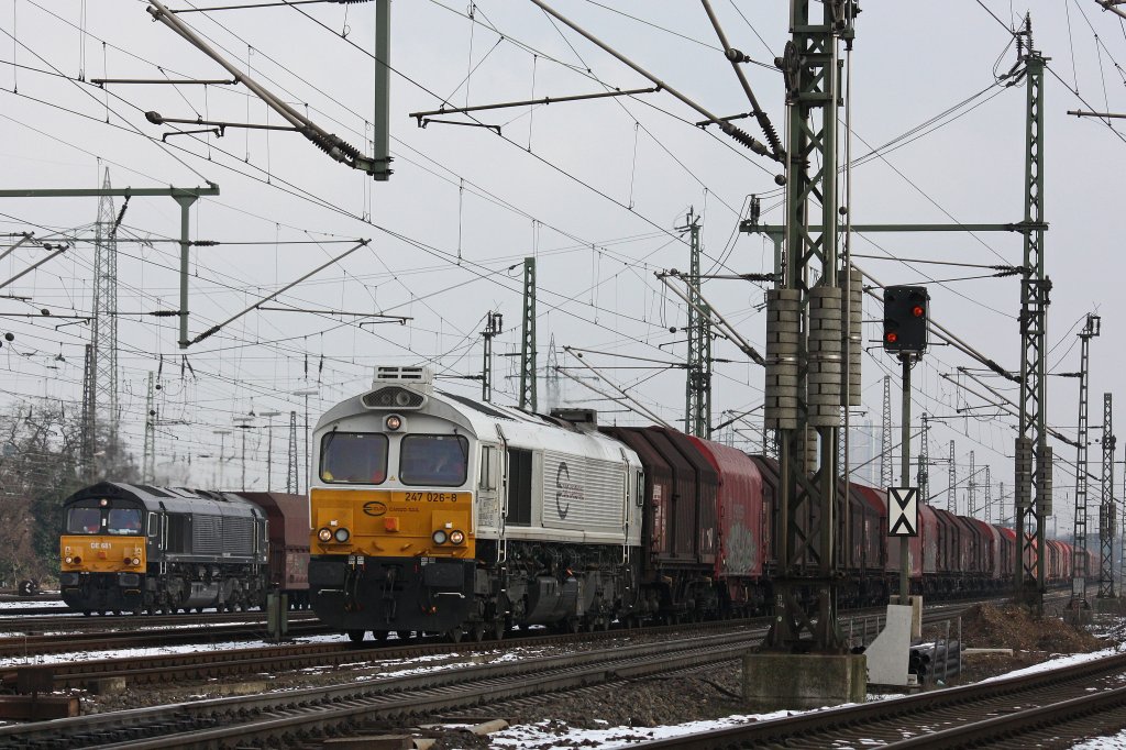 ECR 247 026 und HGK DE681 am 9.2.13 in Oberhausen-West.