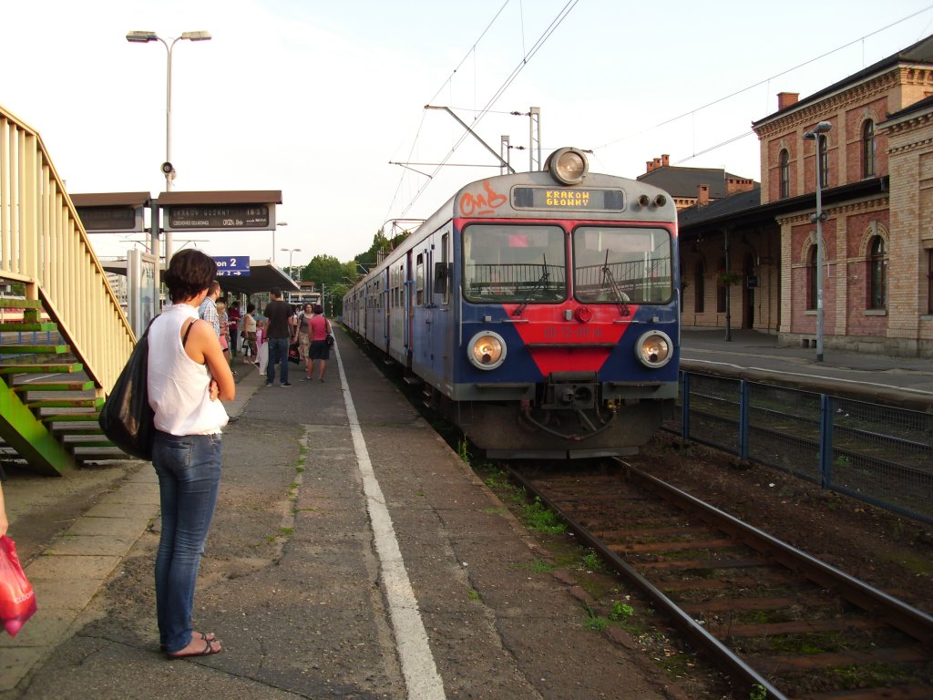 ED72 011 in Bielsko Hbf steht zur weiterfahrt nach Krakau Hbf bereit.