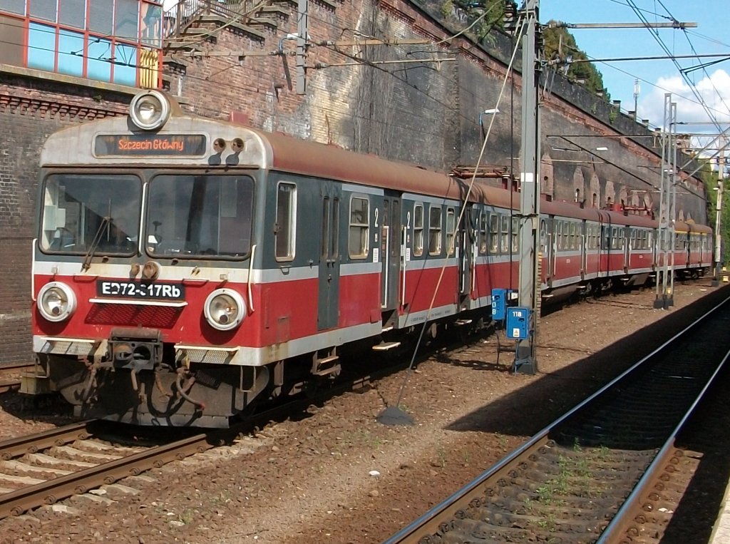 ED72-?17 am 04.September 2010 bei der Einfahrt in Szczecin Glowny.