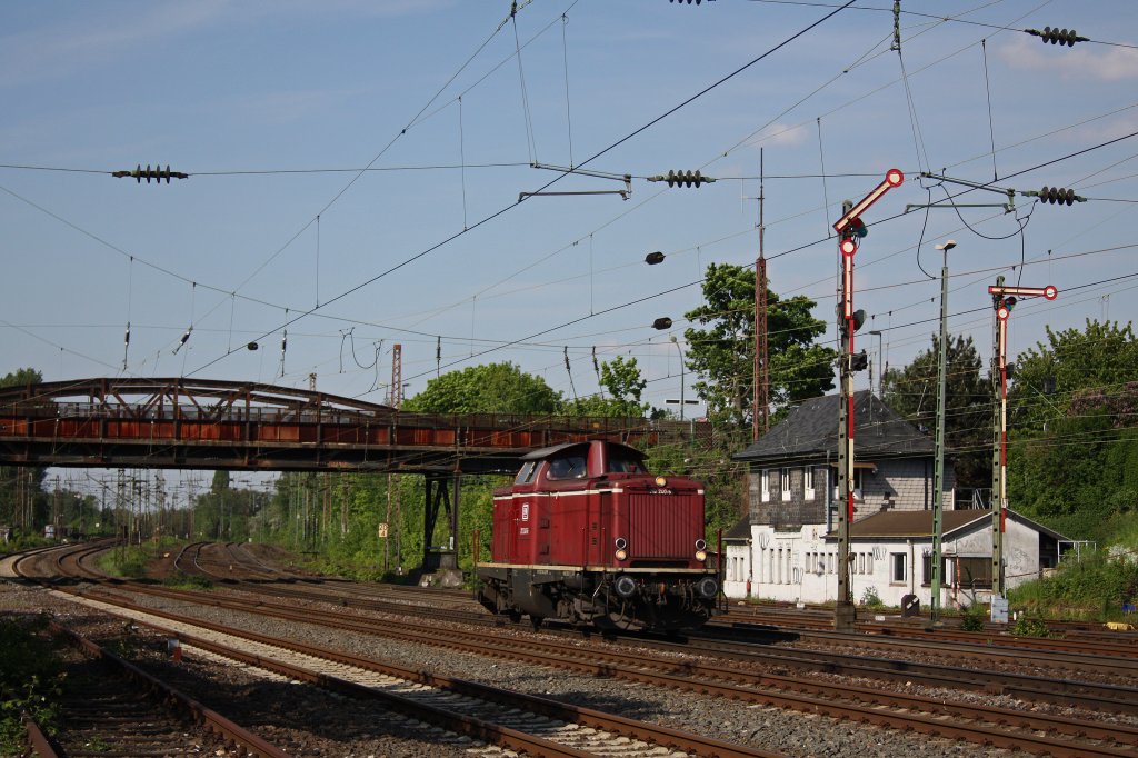 EfW 212 240 am 14.5.12 als Lz in Dsseldorf-Rath.
