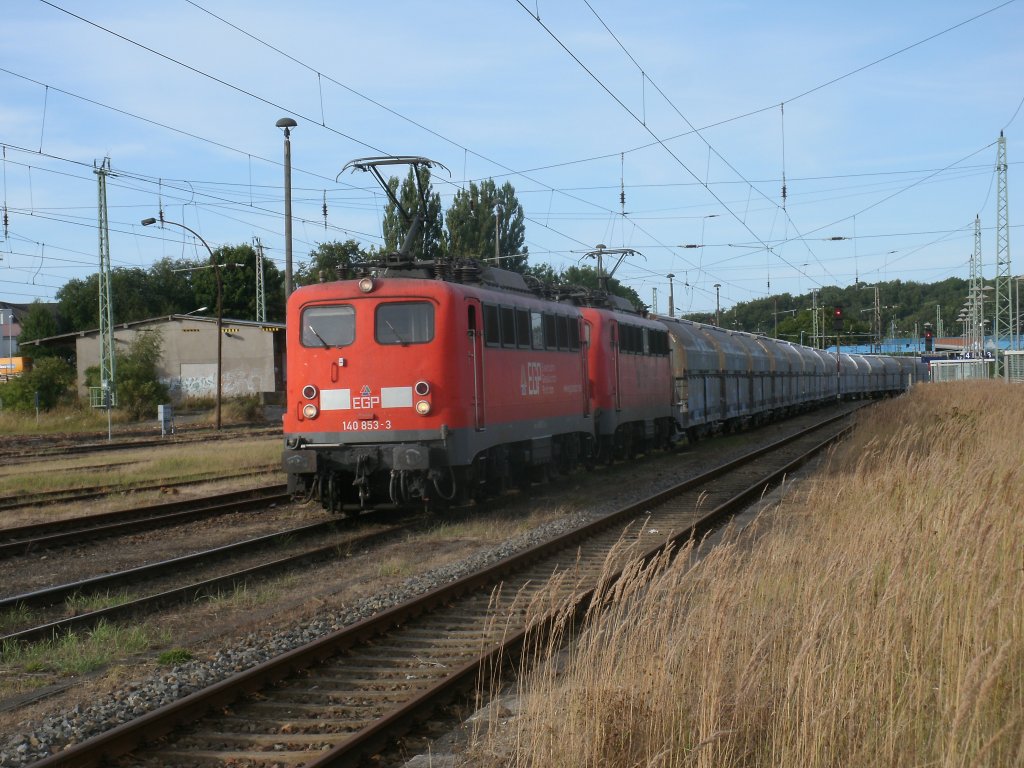 EGP 140 853 und 140 824 verlieen,am 09.August 2013,mit dem Kreidezug Bergen/Rgen.