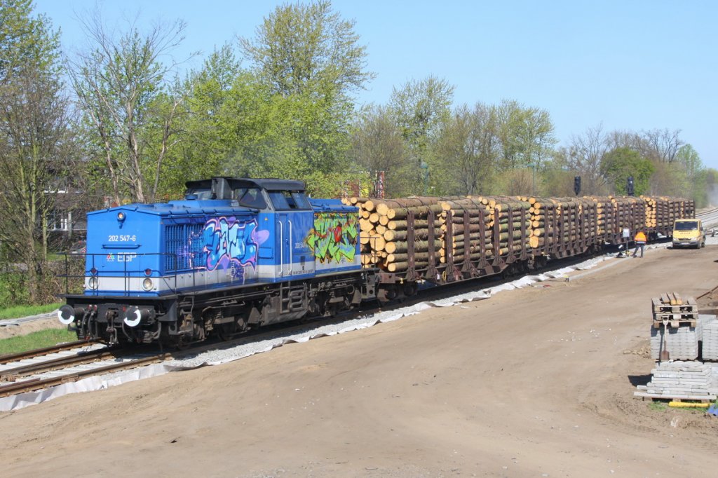 EGP 202 547 bei der Ausfahrt aus dem Bahnhof Hagenow Stadt. 18.04.2011