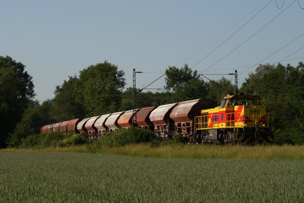 E&H 275 112-1 mit einem Kalkzug in Ratingen am 01.06.2011