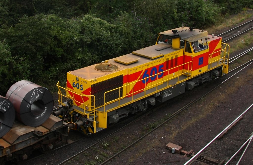 EH 605 am 31.07.10 in Duisburg in der N�he der Kokerei Schwelgern. Das Foto wurde von der Stra�enbr�cke, die �ber das Gel�nde f�hrt, erstellt worden.