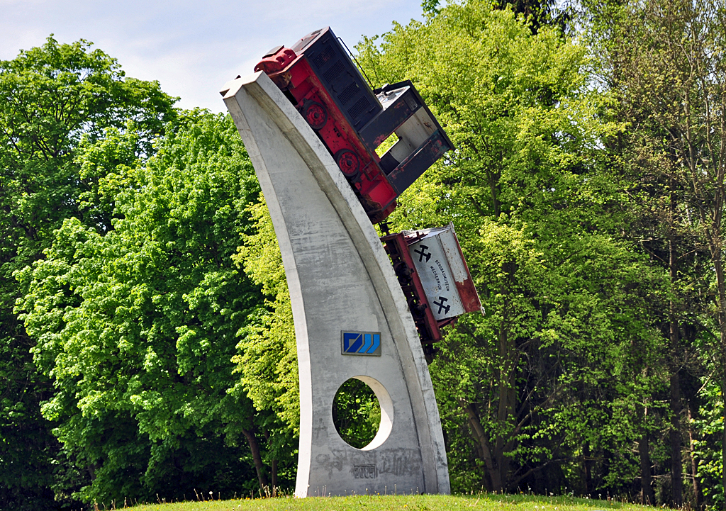 Ehemalige Grubenbahn auf Abwegen. Eingesetzt als Werbung fr`s Bergbaumuseum in Mechernich/Eifel - 17.05.2012