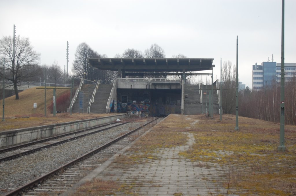 Ehemaliger S-Bahnhof Olympiastadion (Oberwiesenfeld) am 3. Mrz 2012
Empfangsgebude