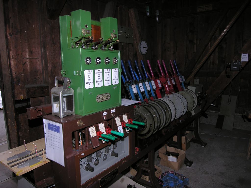 Ehemaliges Vollmechanisches Stellwerk des Bahnhofs Nottwil. Es steht heute im Erlebnisbahnhof Brittnau-Wikon.