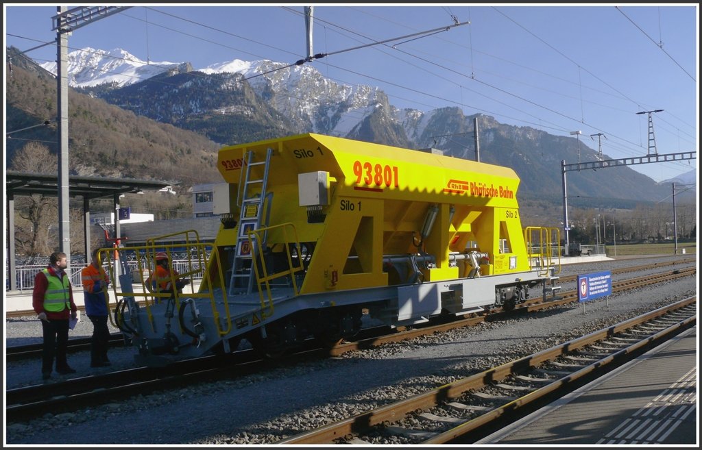 Eher ein ungewollter Teilabbruch geschah an diesem fabrikneuen Xac-t 93801 vermutlich durch einen Aufprall. (19.03.2010)